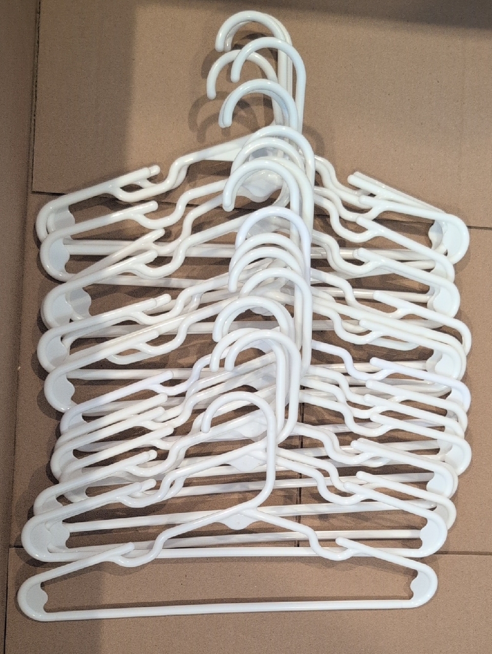 20 Children Plastic Closet Hangers - Pack Heavy Duty